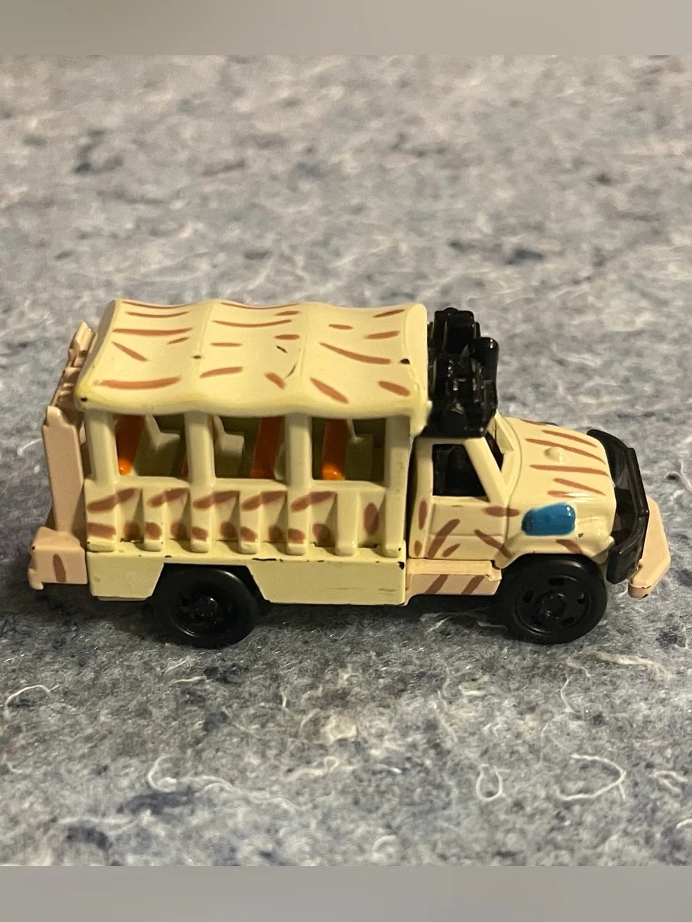 Disney Parks Diecast Animal Kingdom Safari)